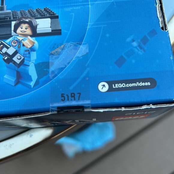 NEW SEALED LEGO® Ideas 21312 Women of NASA (231 pieces) New in BOX HTF - Picture 4 of 4